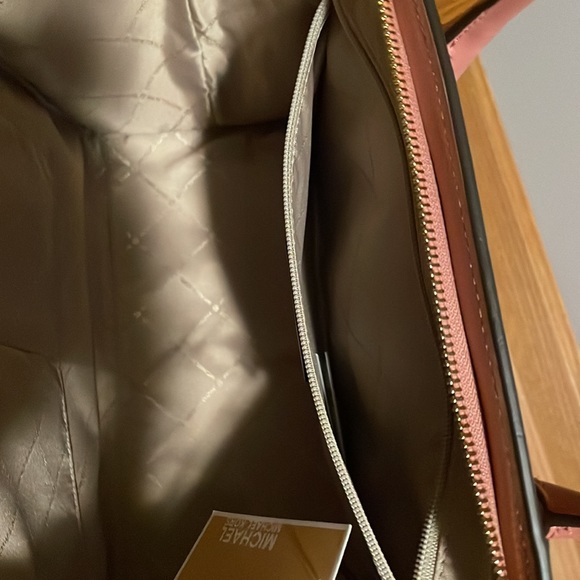 NWT Michael Kors AVRIL XL Top Zip Tote Handbag Rose Msrp:$558.00. - Picture 5 of 10
